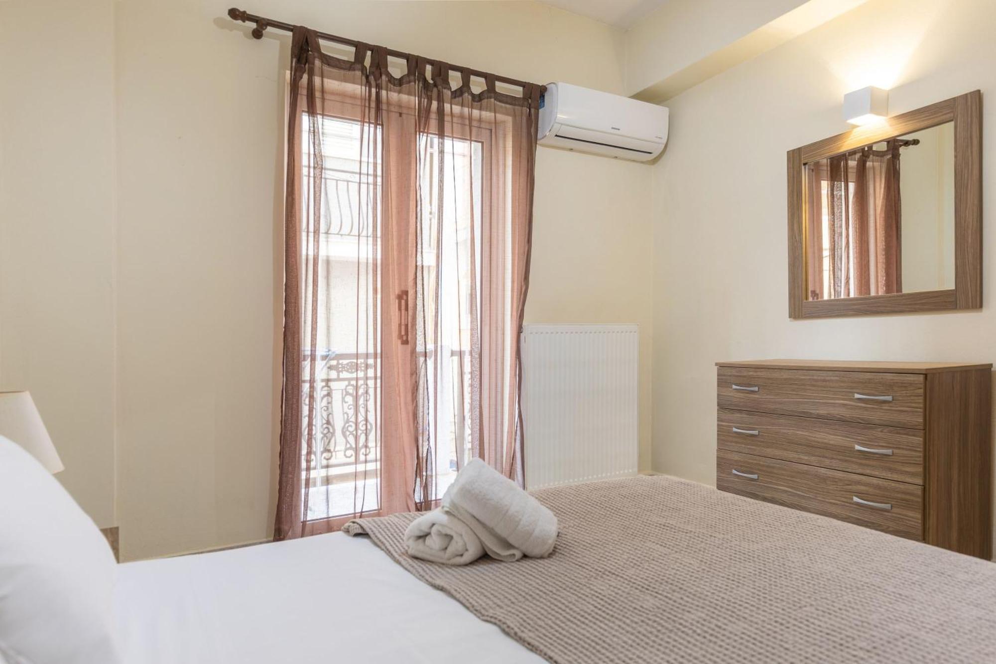Beautiful City Center Apartments Закінф Екстер'єр фото